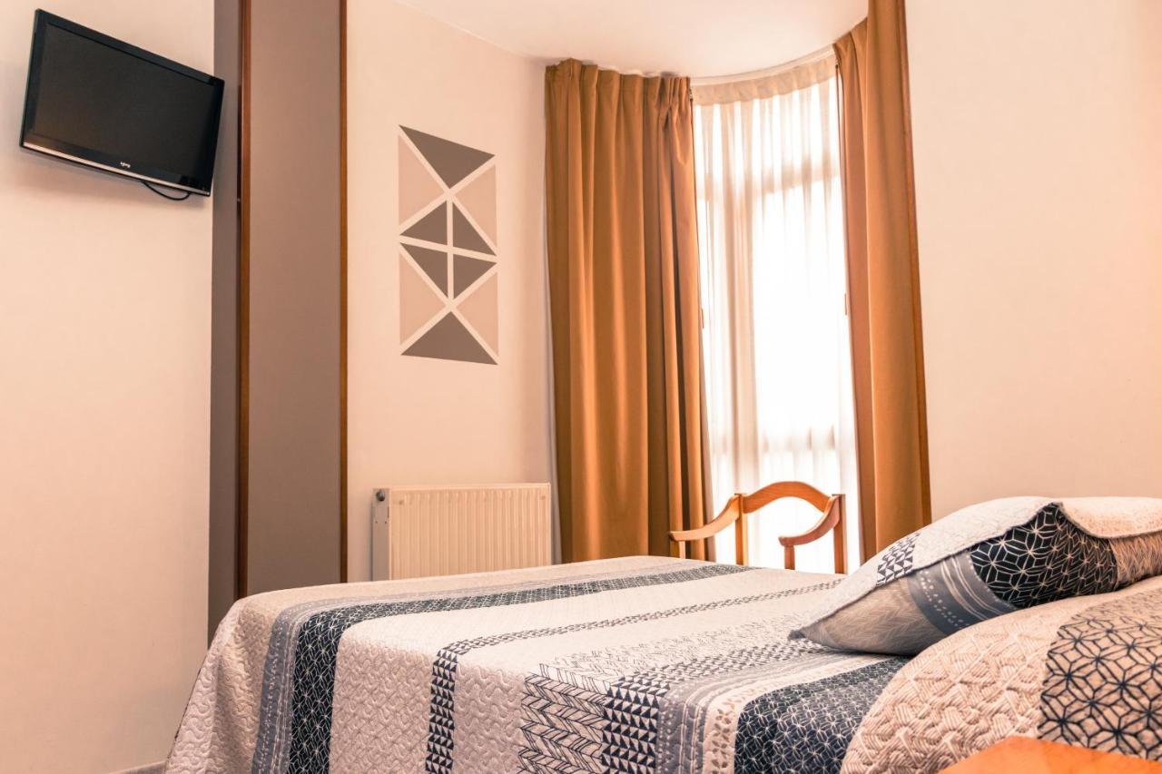 Hotel Plaza Cangas de Onis Ngoại thất bức ảnh