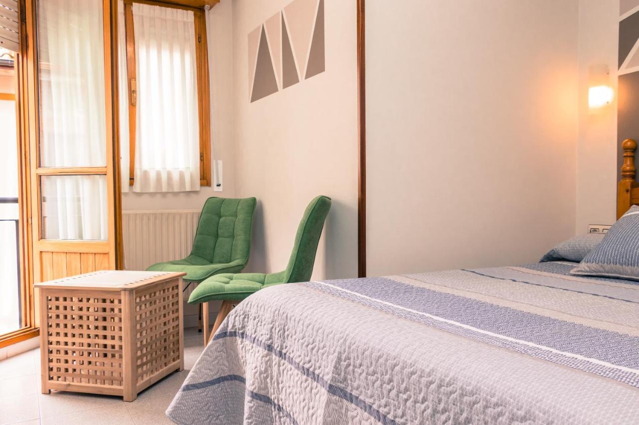 Hotel Plaza Cangas de Onis Ngoại thất bức ảnh