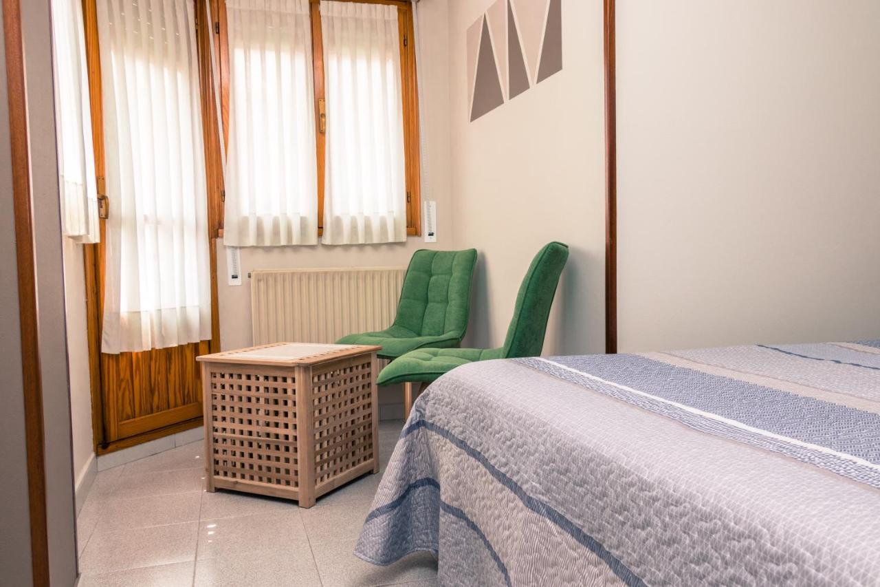 Hotel Plaza Cangas de Onis Ngoại thất bức ảnh