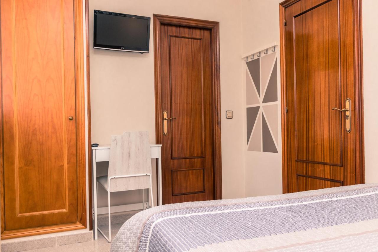 Hotel Plaza Cangas de Onis Ngoại thất bức ảnh