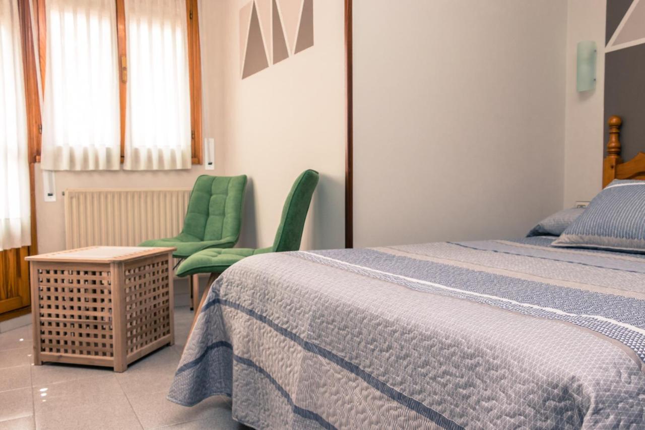 Hotel Plaza Cangas de Onis Ngoại thất bức ảnh