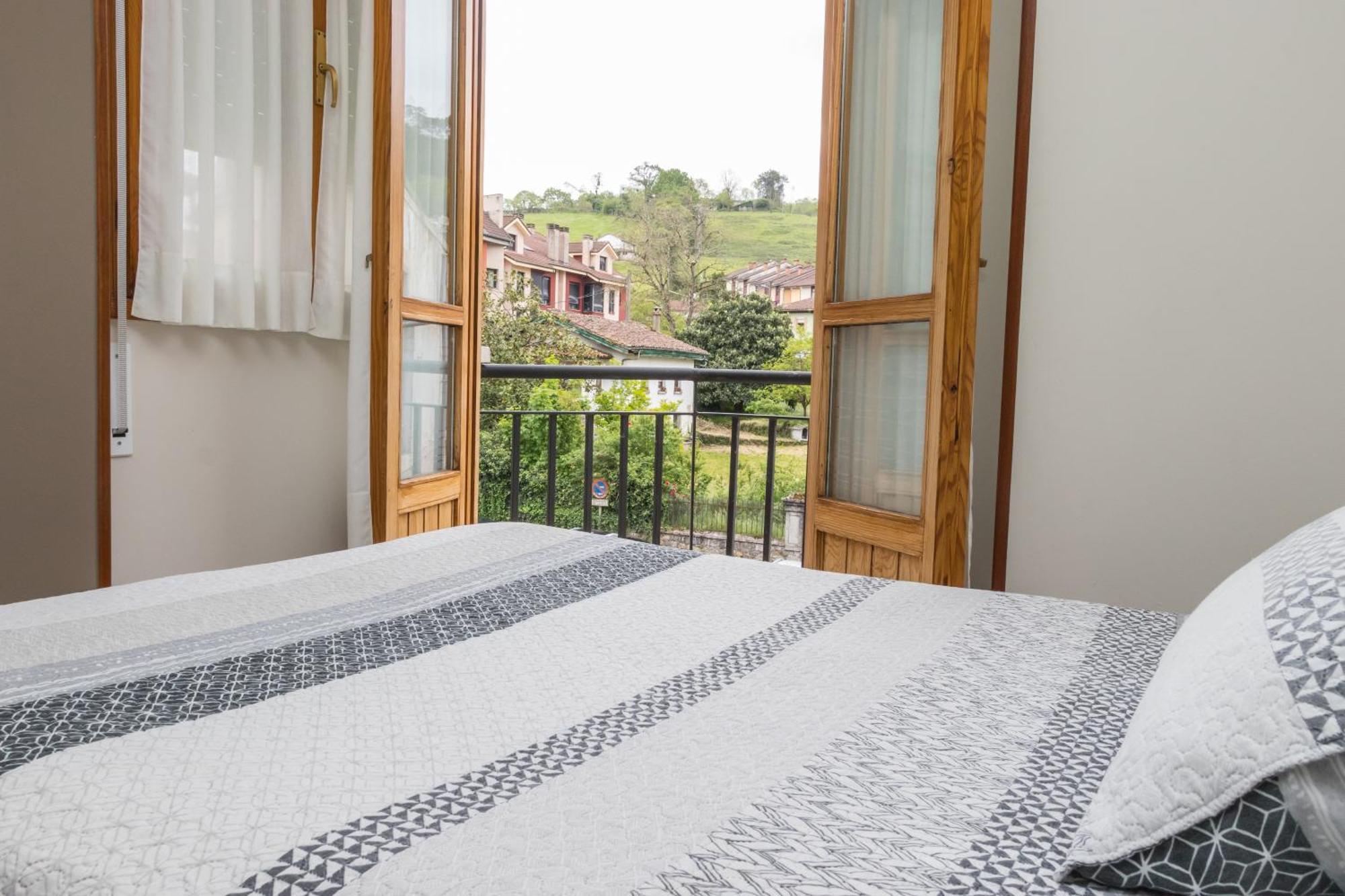 Hotel Plaza Cangas de Onis Ngoại thất bức ảnh
