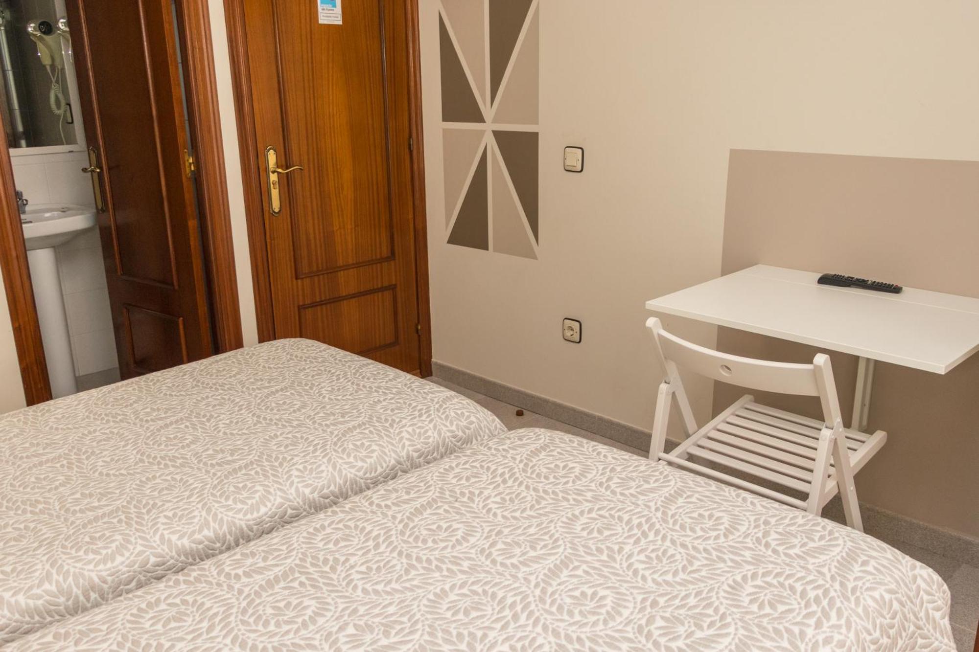 Hotel Plaza Cangas de Onis Ngoại thất bức ảnh