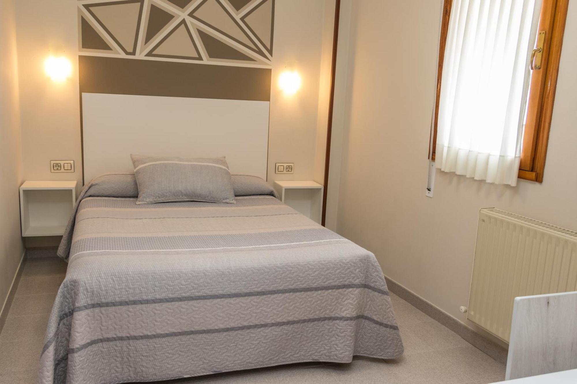 Hotel Plaza Cangas de Onis Ngoại thất bức ảnh