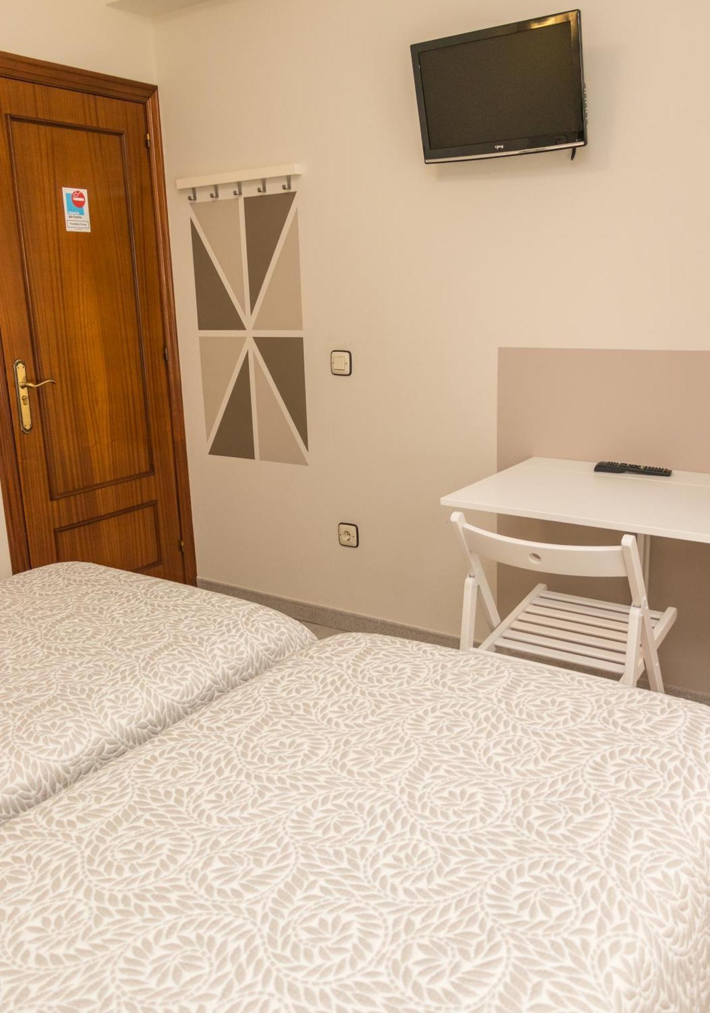 Hotel Plaza Cangas de Onis Ngoại thất bức ảnh