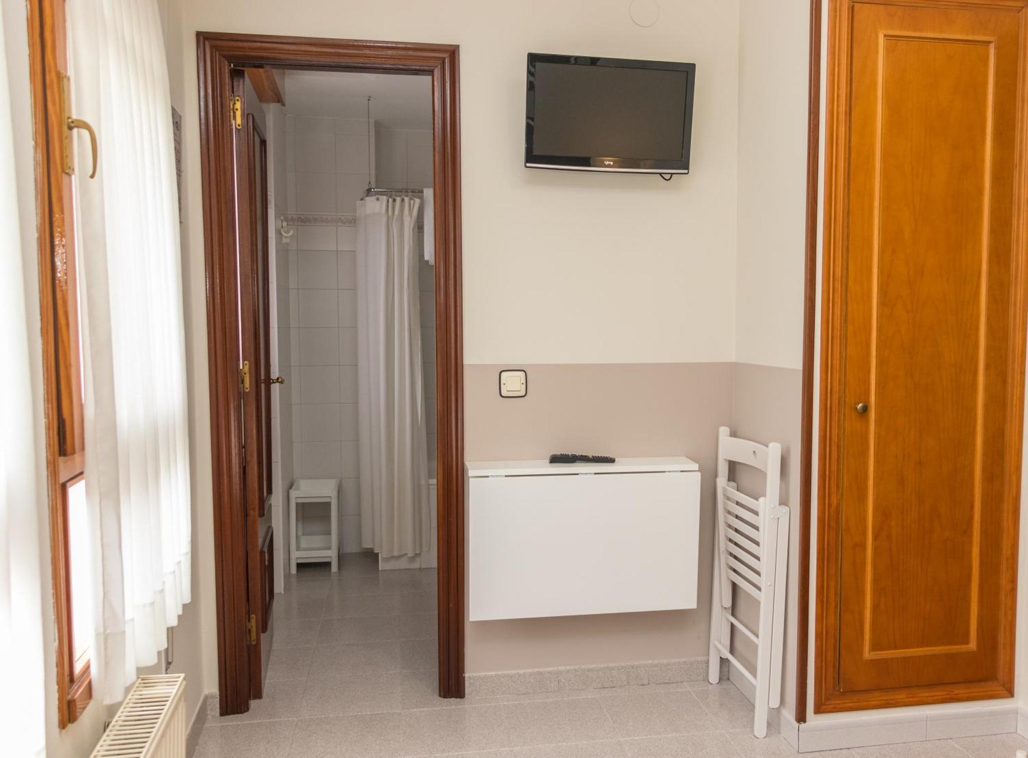 Hotel Plaza Cangas de Onis Ngoại thất bức ảnh