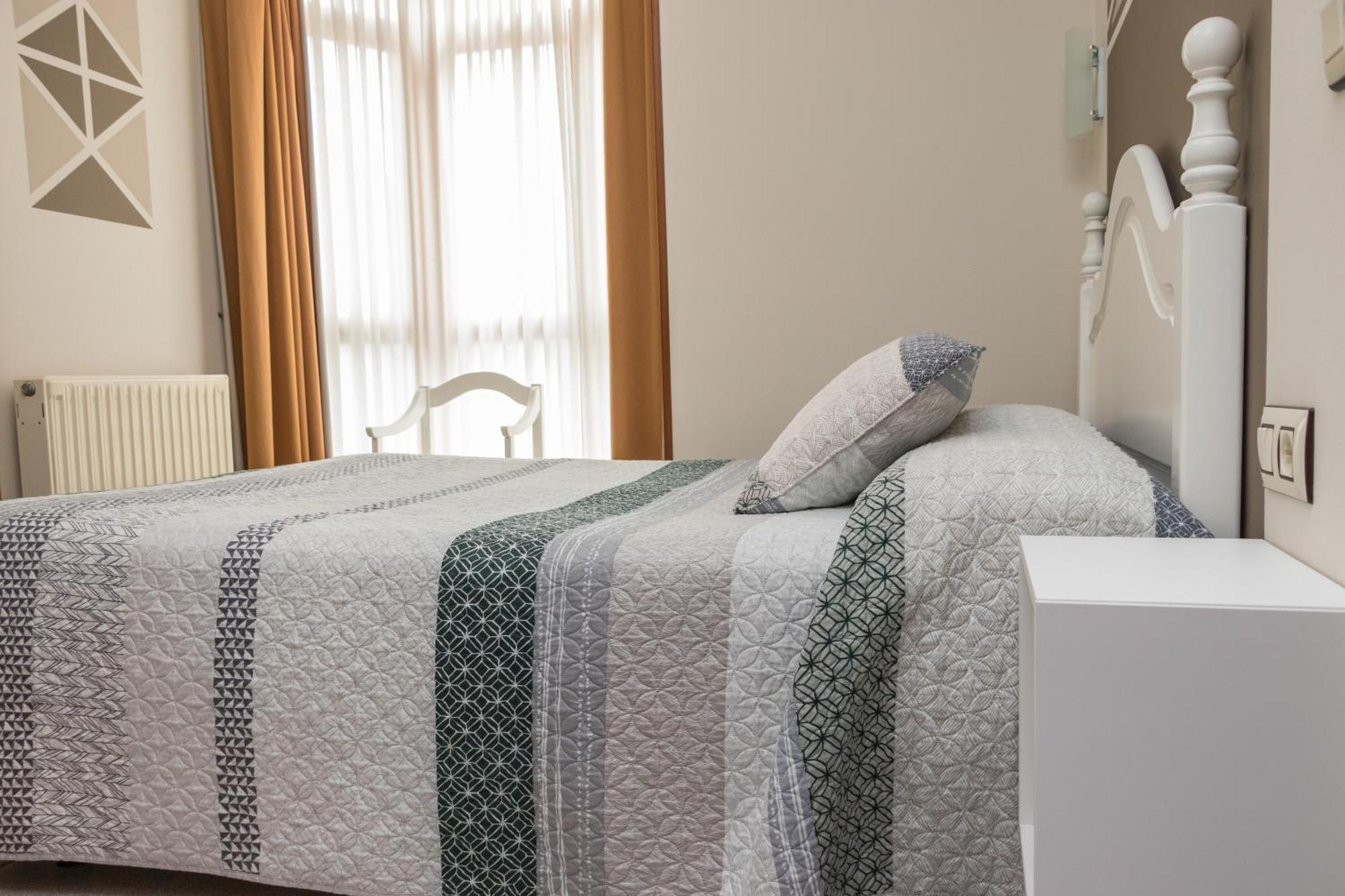 Hotel Plaza Cangas de Onis Ngoại thất bức ảnh