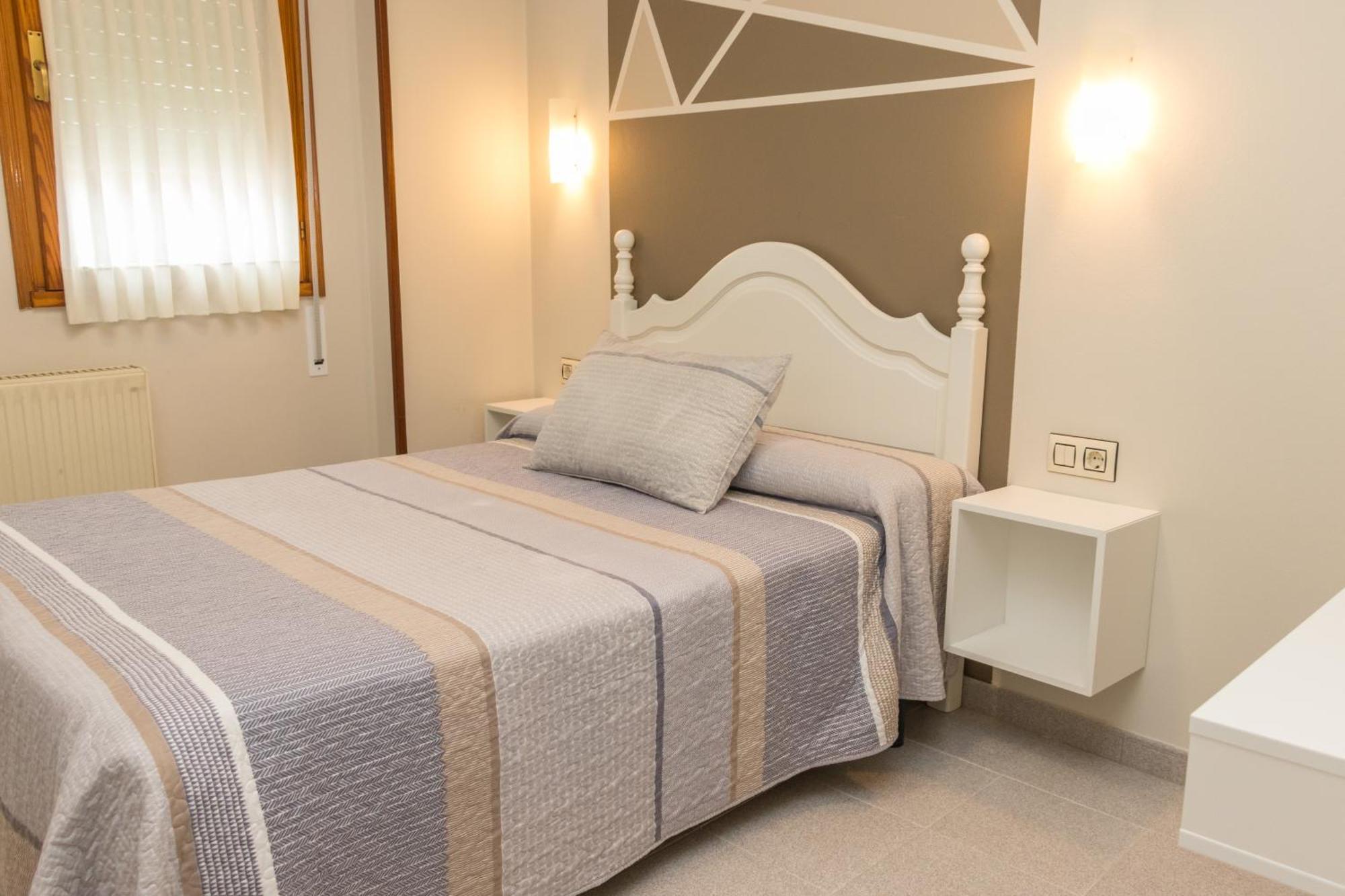 Hotel Plaza Cangas de Onis Ngoại thất bức ảnh