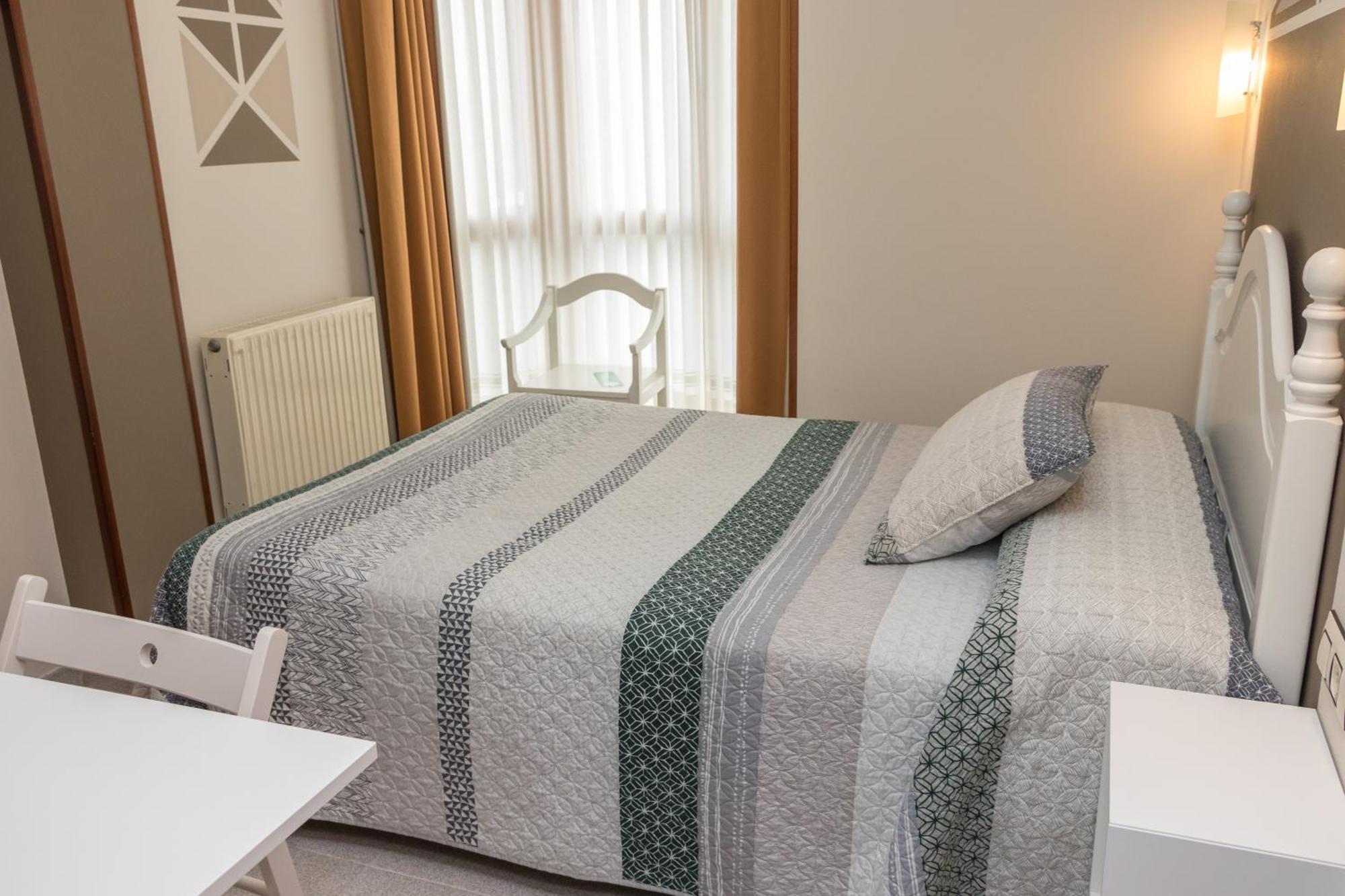 Hotel Plaza Cangas de Onis Ngoại thất bức ảnh